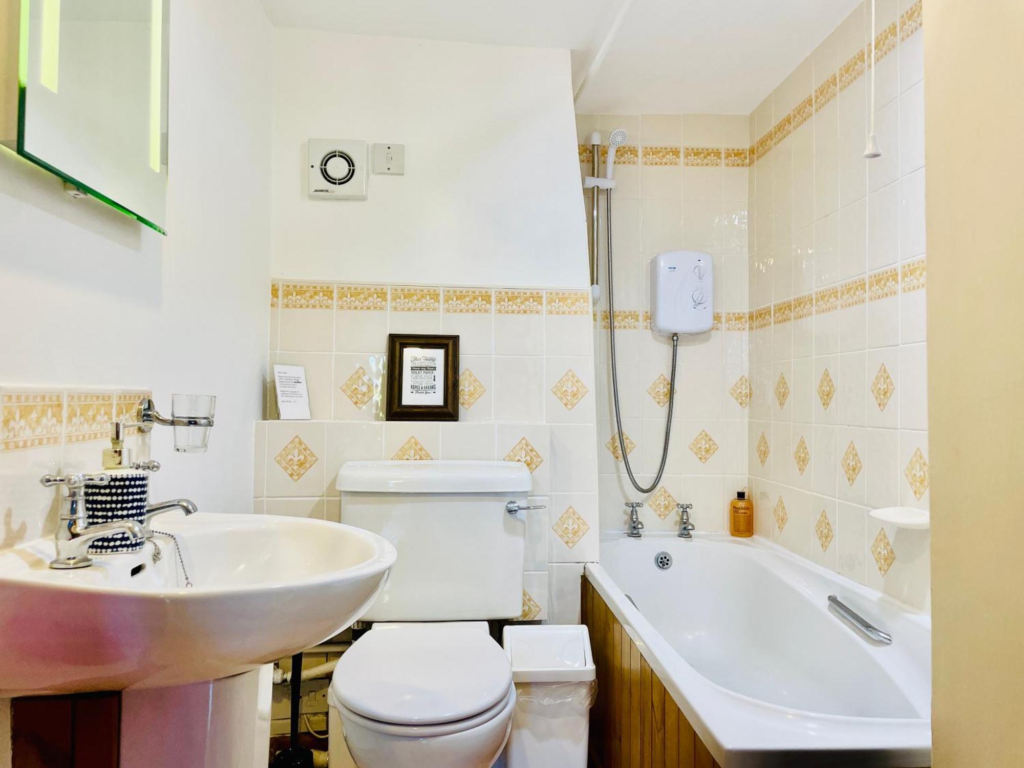 Lake Villa Holiday Cottages Holsworthy Eksteriør billede