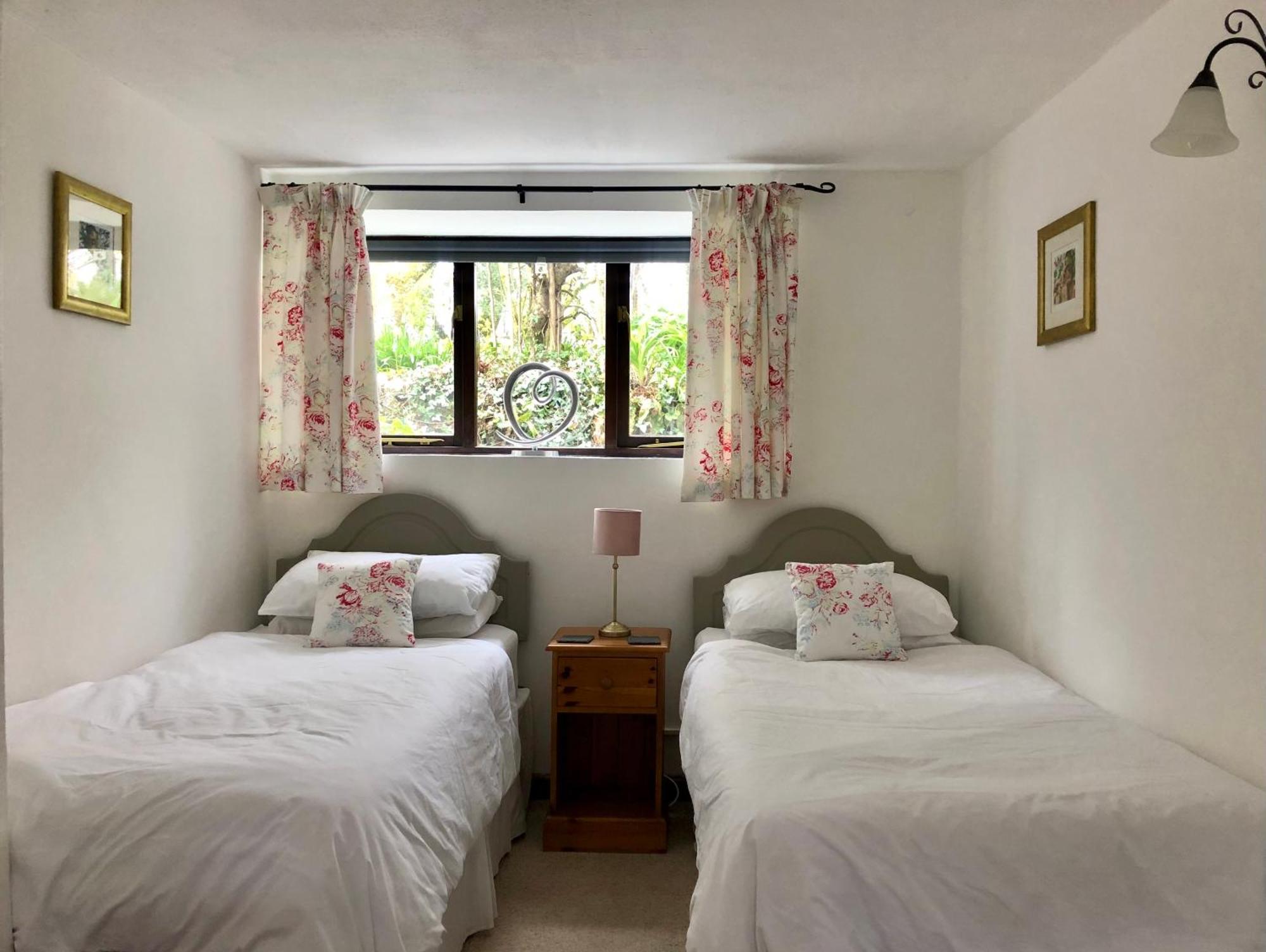 Lake Villa Holiday Cottages Holsworthy Eksteriør billede